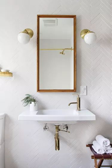 Wall-mounted sink for small bathrooms