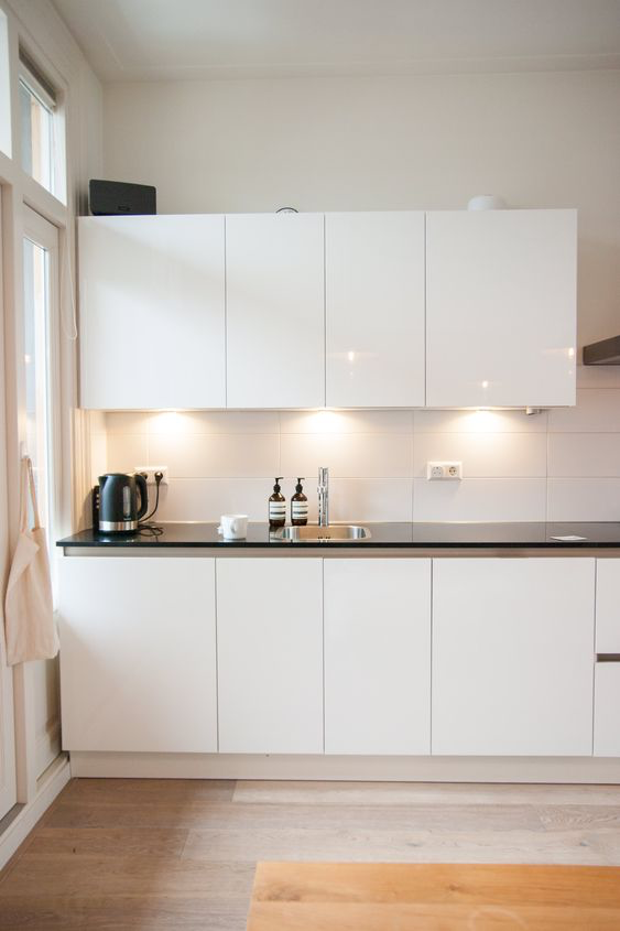 smart kitchen under cabinet lighting